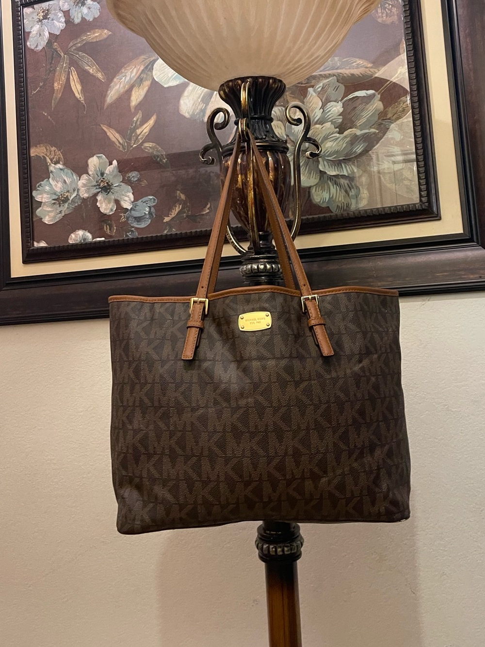 Michael Michael Kors please check all picture of condition